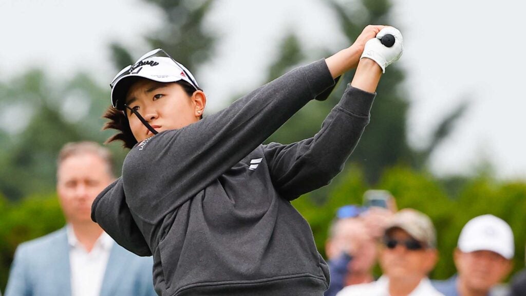 Rose Zhang? Yeah, in her pro debut, she’s LEADING an LPGA event