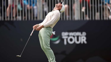 Rory McIlroy of Northern Ireland celebrates after putting in for a birdie on the 18th green to win the tournament during Day Four of the Genesis Scottish Open at The Renaissance Club on July 16, 2023 in United Kingdom.