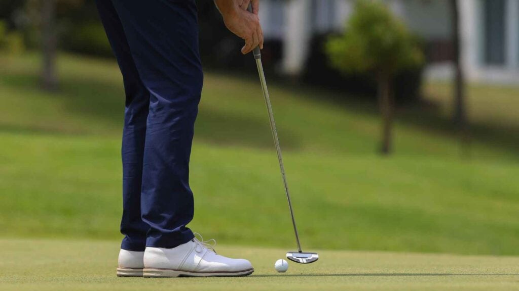 GOLF Teacher to Watch Mike Bury shares a 5-step putting practice routine that will help players gain confidence prior to a round