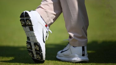 spiked pro golf shoes