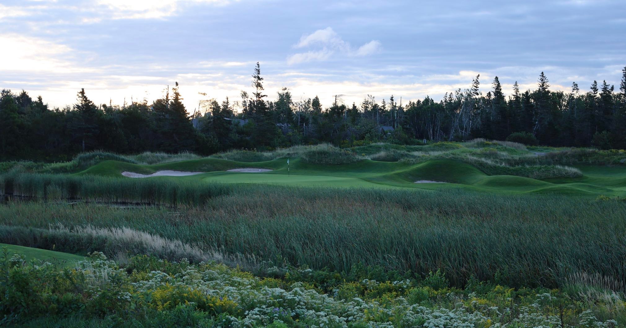 6th hole crowbush PEI sunrise