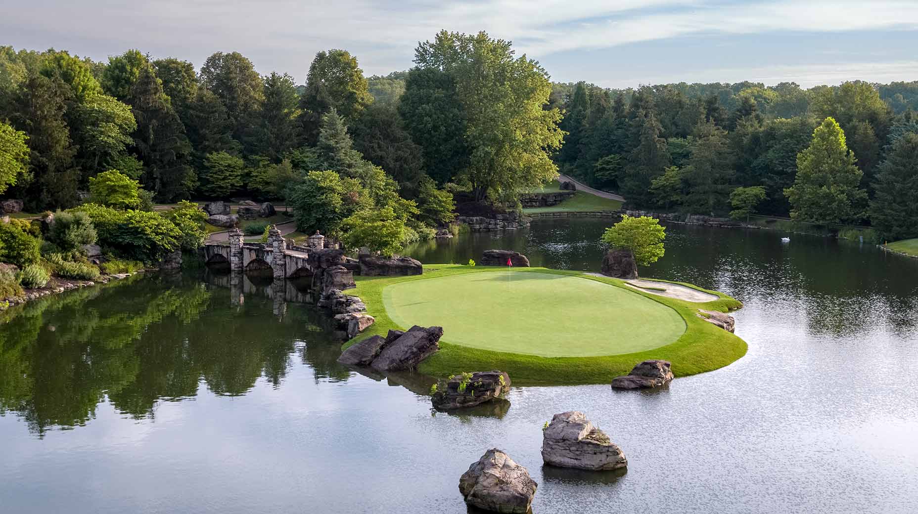 top of rock par 3