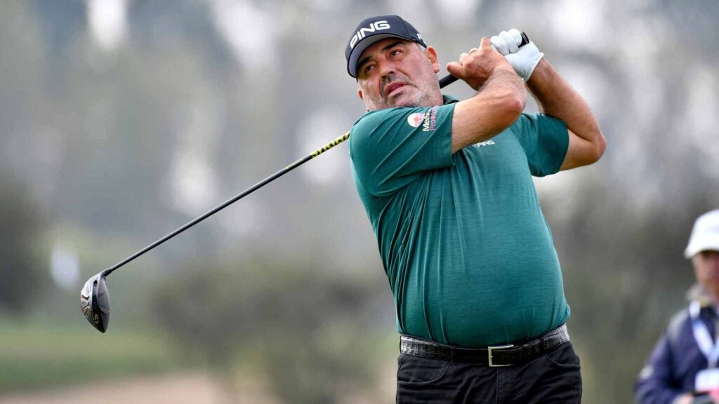 Angel Cabrera makes cut in first professional start since prison release
