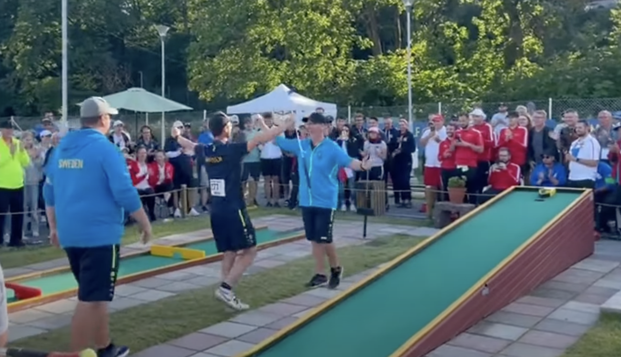 Ulf Kristiansson celebrating victory at the 2023 Minigolf World Championships