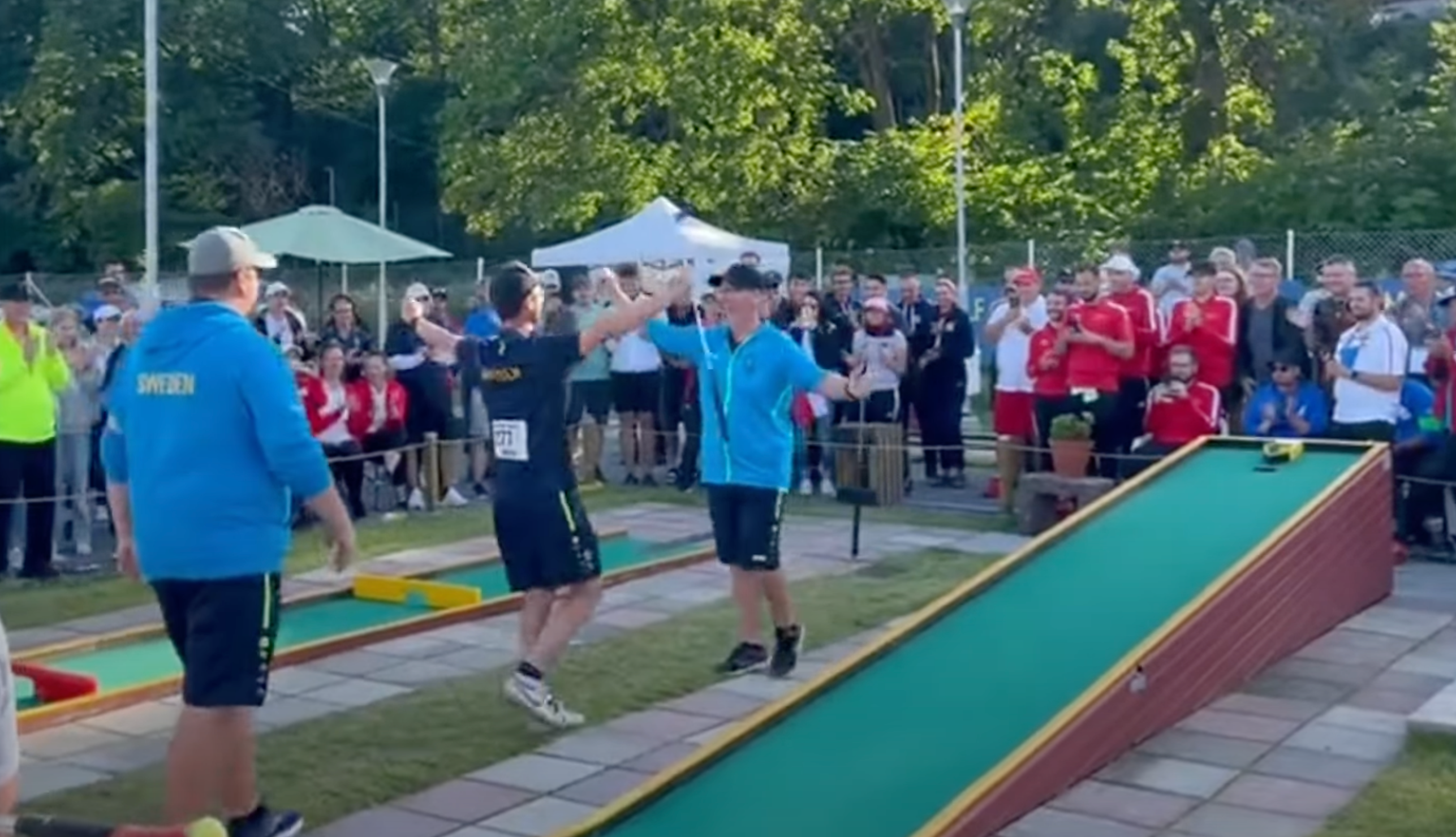 Ulf Kristiansson celebrating victory at the 2023 Minigolf World Championships