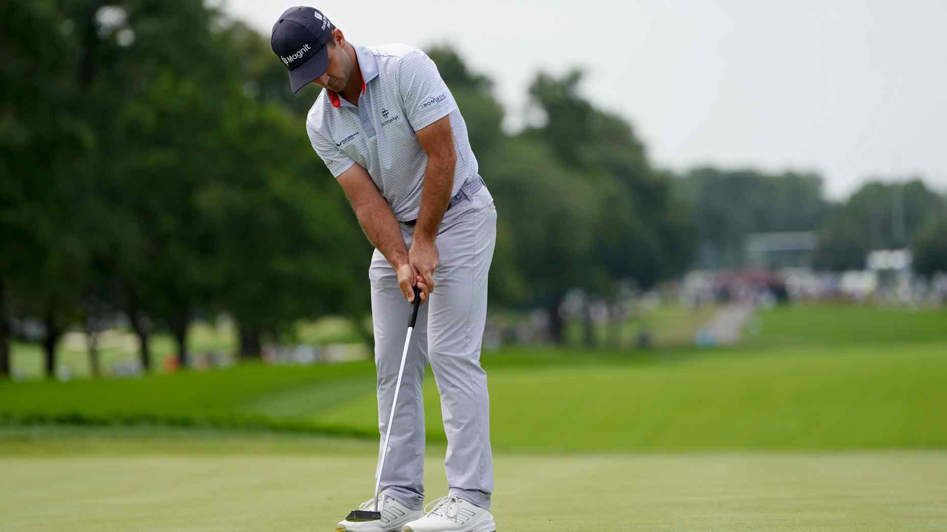 denny mccarthy putts during the 2023 bmw championship