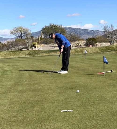 GOLF Teacher to Watch Derek Deminsky showing how the dollar bill putting drill works