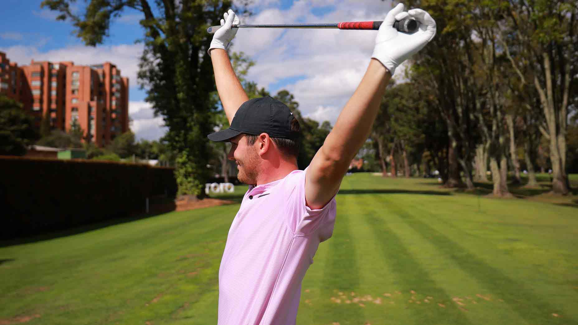 Try this 5-minute golf stretch routine to get loose and play your best