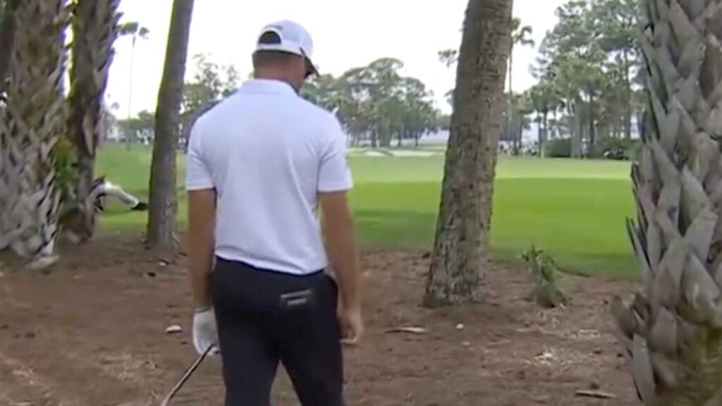 After horrendous chunk, bunker issues, pro makes highlight-reel par save