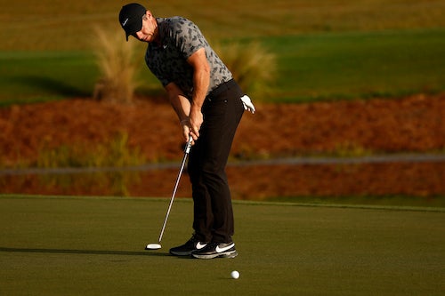 Rory McIlroy using a more conventional putting grip