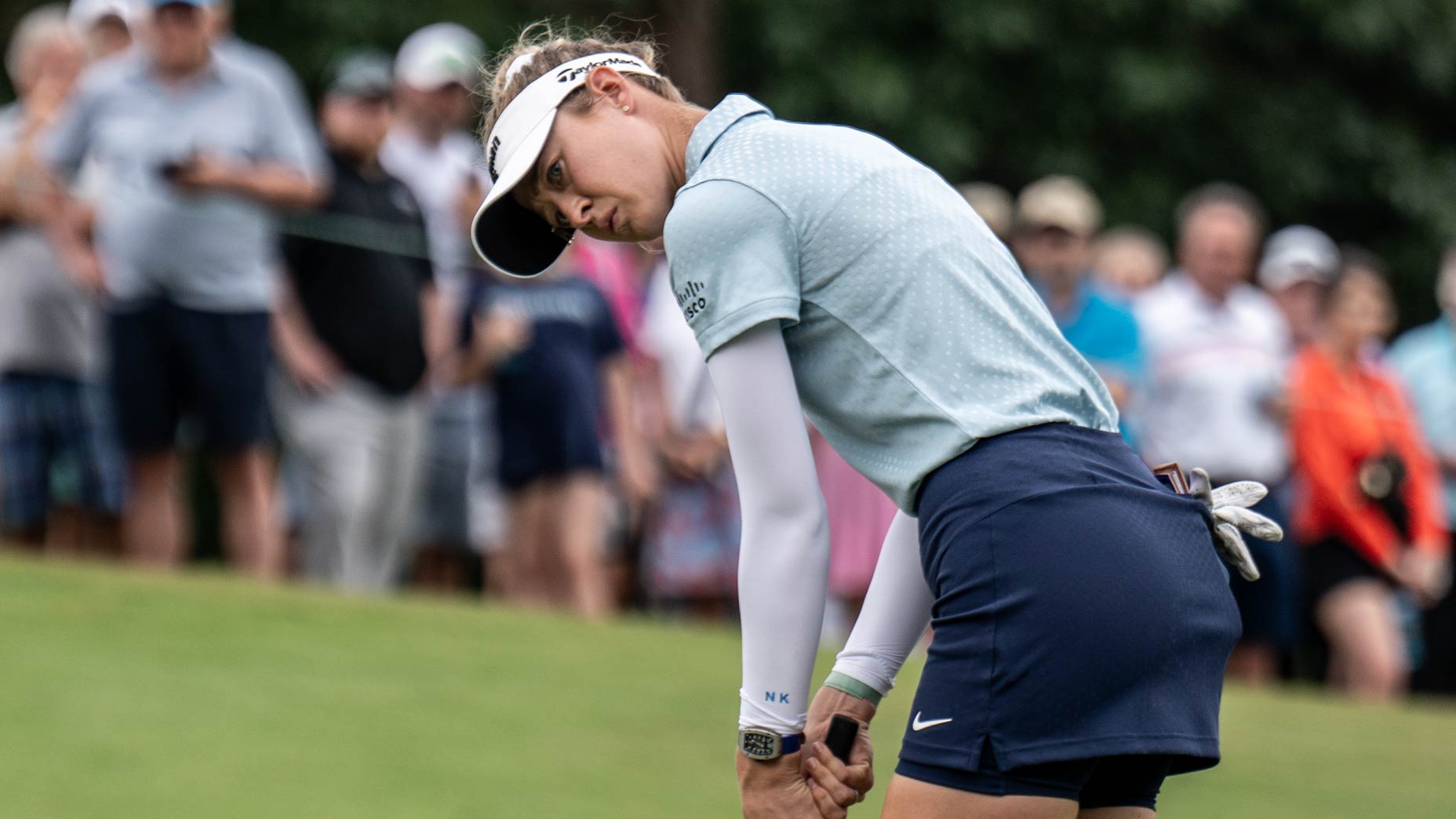 Nelly Korda stands over a putt at the Chevron Championship.