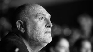 jose andres stares at meeting in san sebastian in black and white