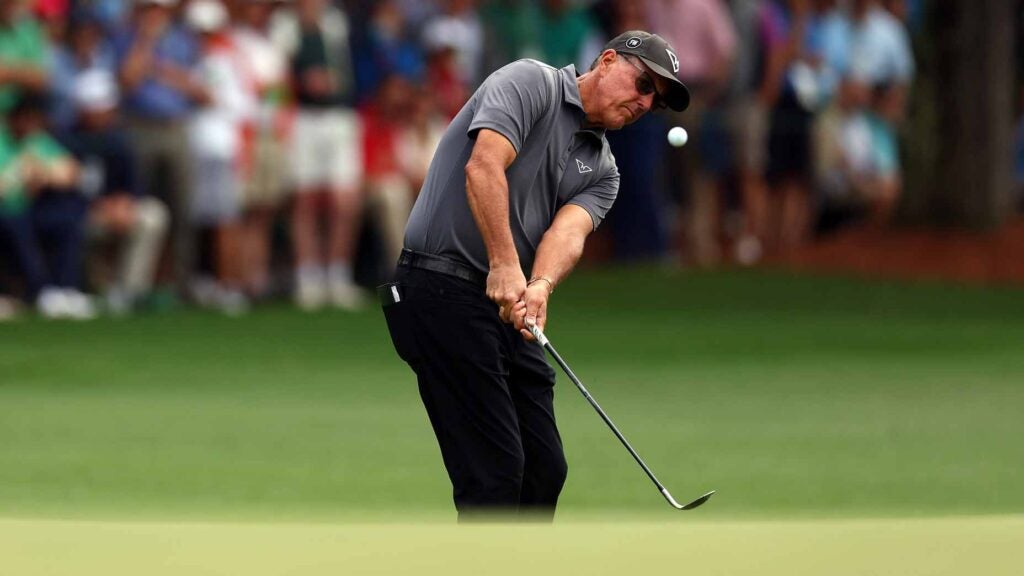 Phil Mickelson's high-pressure practice game will dial in your chipping