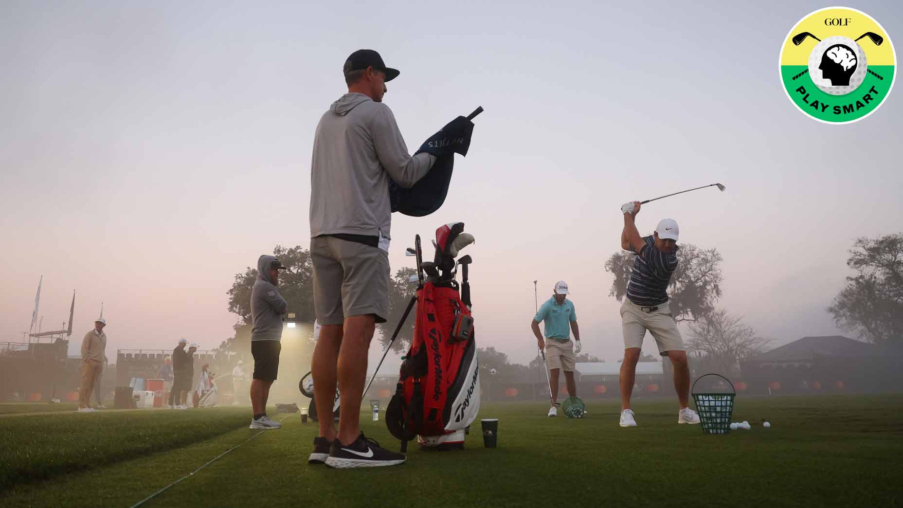 scottie scheffler warms up on the range at the 2024 arnold palmer invitational