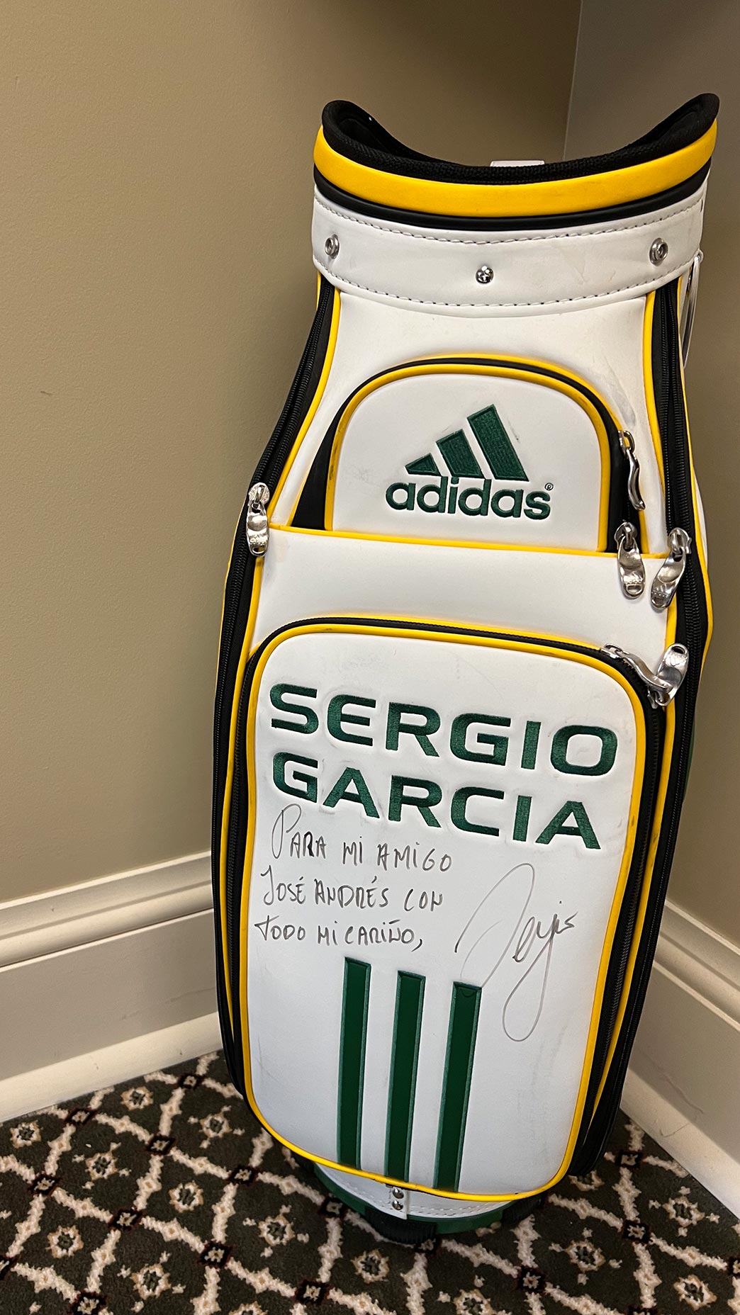 sergio garcia's golf bag from the masters with an inscription