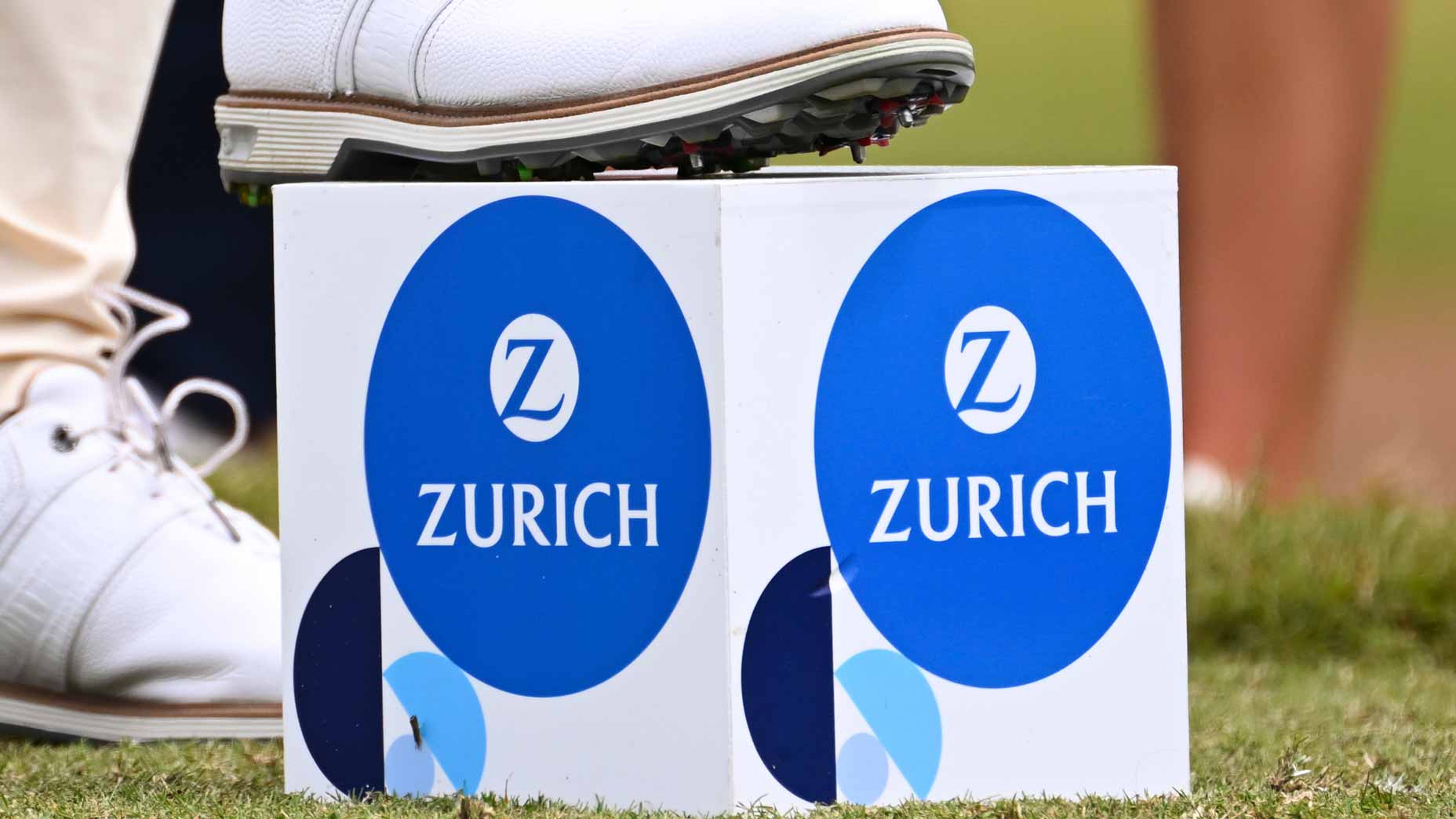 PGA Tour golfer puts foot on tee marker at 2023 Zurich Classic of New Orleans