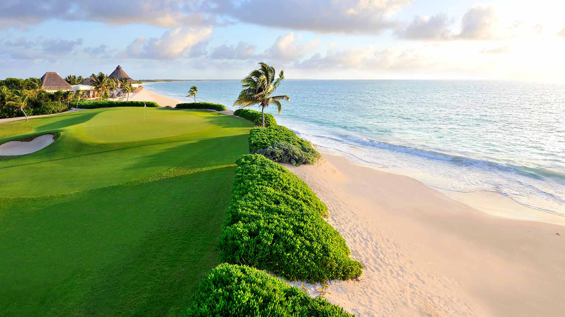 The par-3 15th hole at Mayakoba.