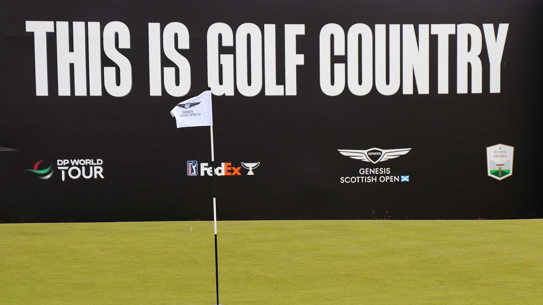 Genesis Scottish Open pin flag pictured on 18th green