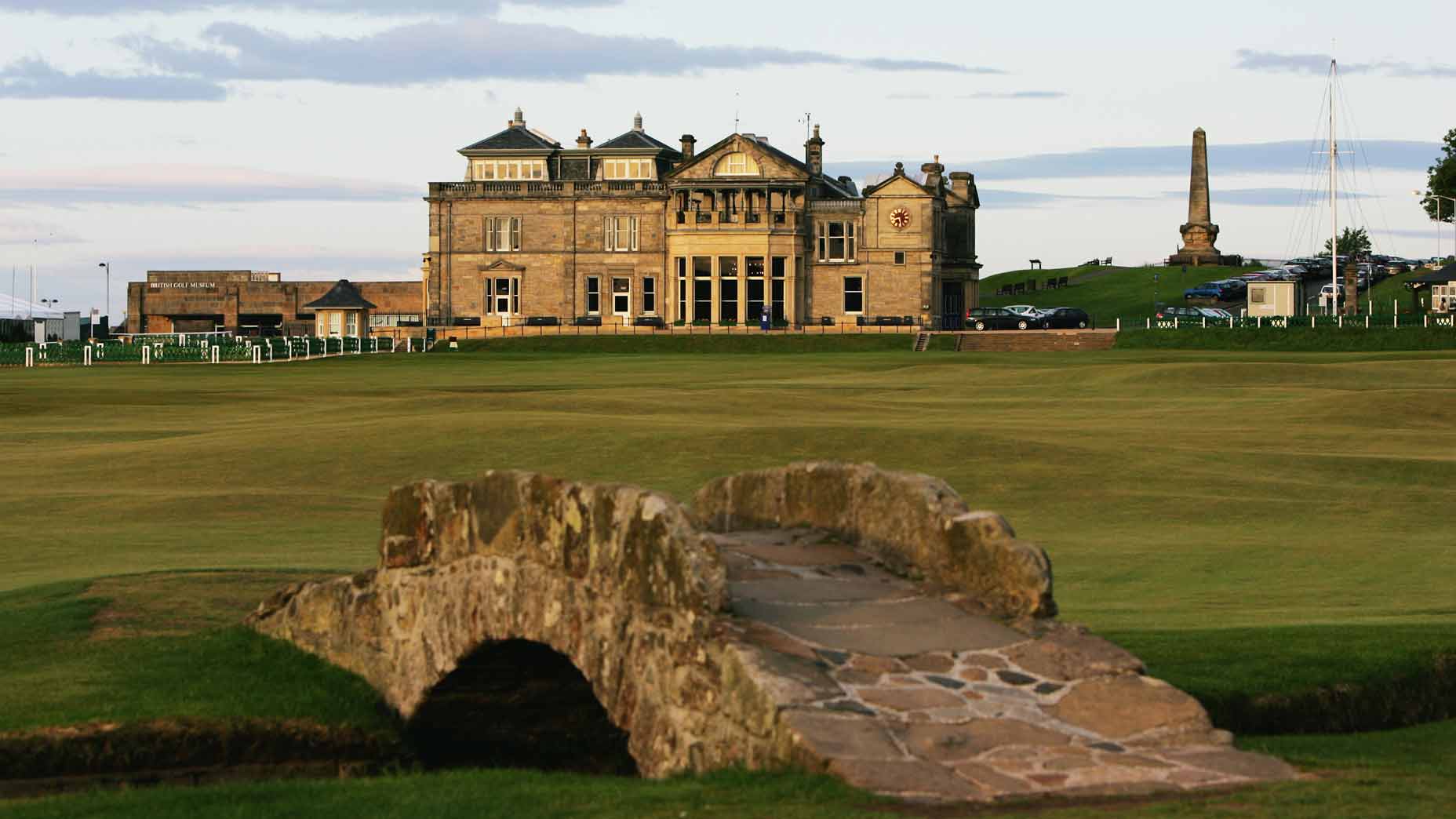 swilcan bridge in st andrews