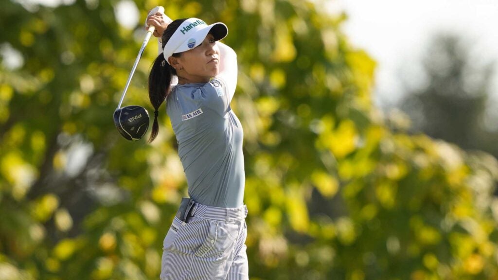 Lydia Ko plays a tee shot at the Kroger Queen City Championship.