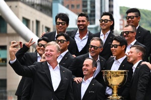 Members and captains of the International team at the Presidents Cup gala