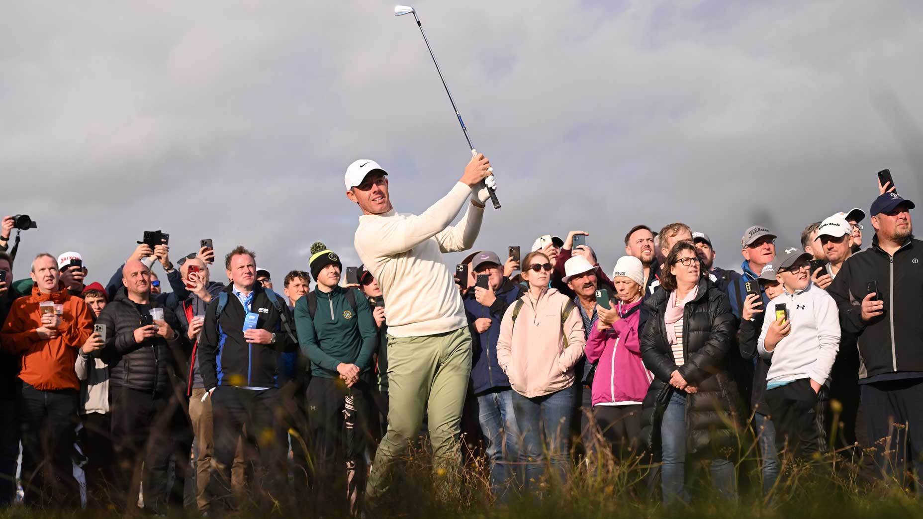 An hour from home, Rory McIlroy closes in on the win of a lifetime