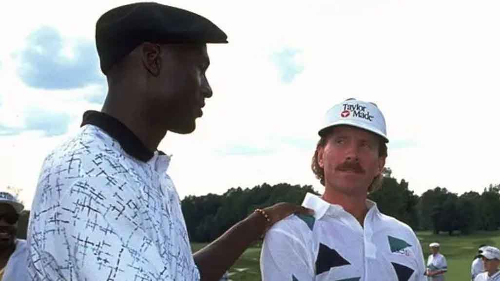 michael jordan and mike schmidt on a golf course in 1990