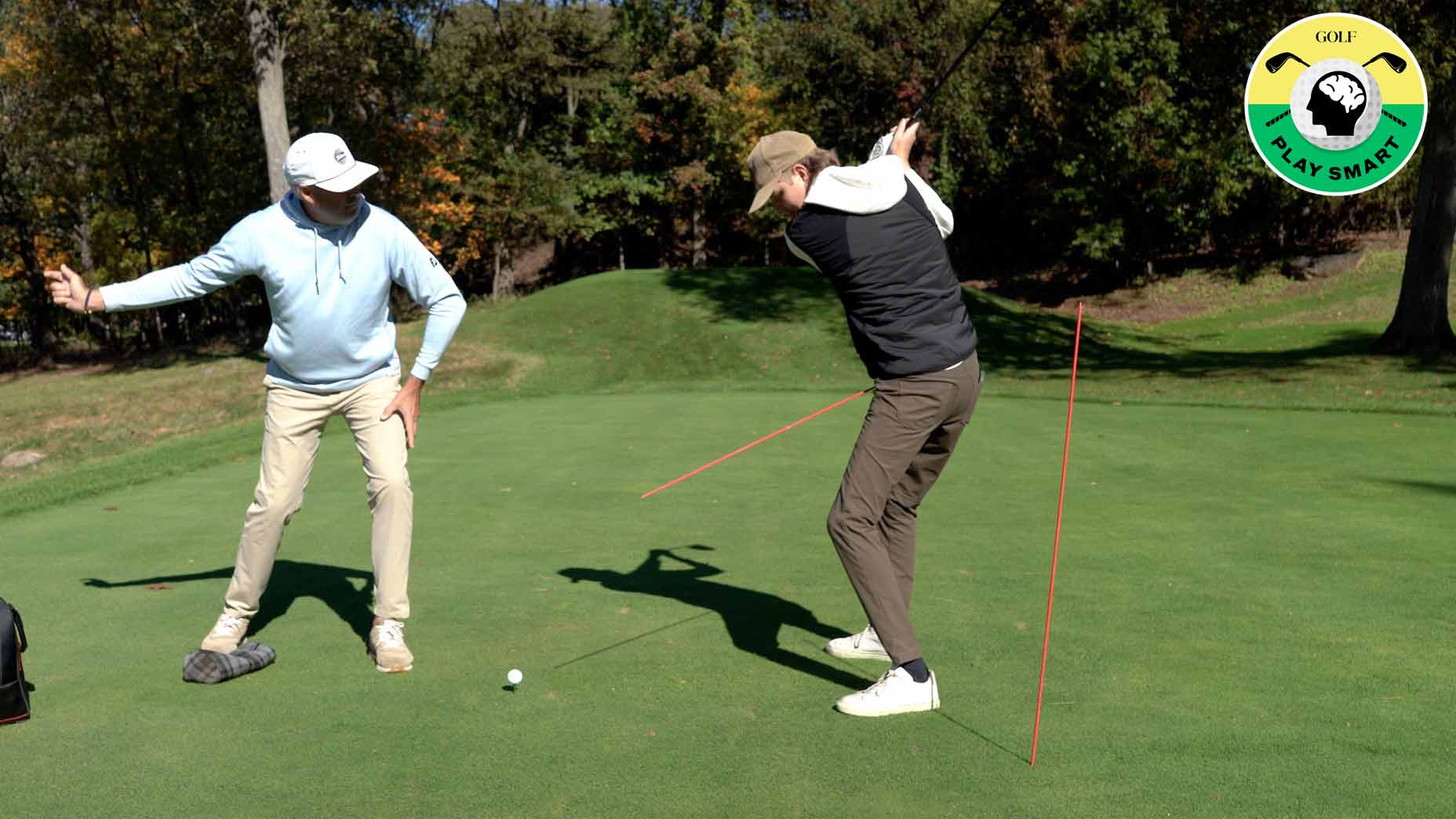 jonathan yarwood shows zephyr melton how to sequence his swing