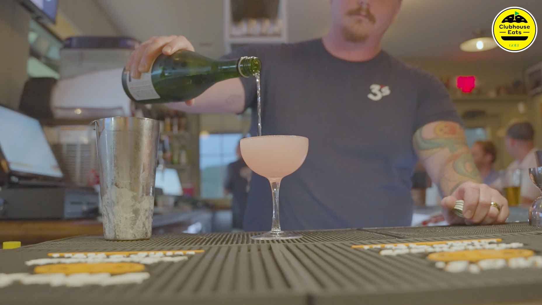 How to make a South 385, a delicious twist on a French 75