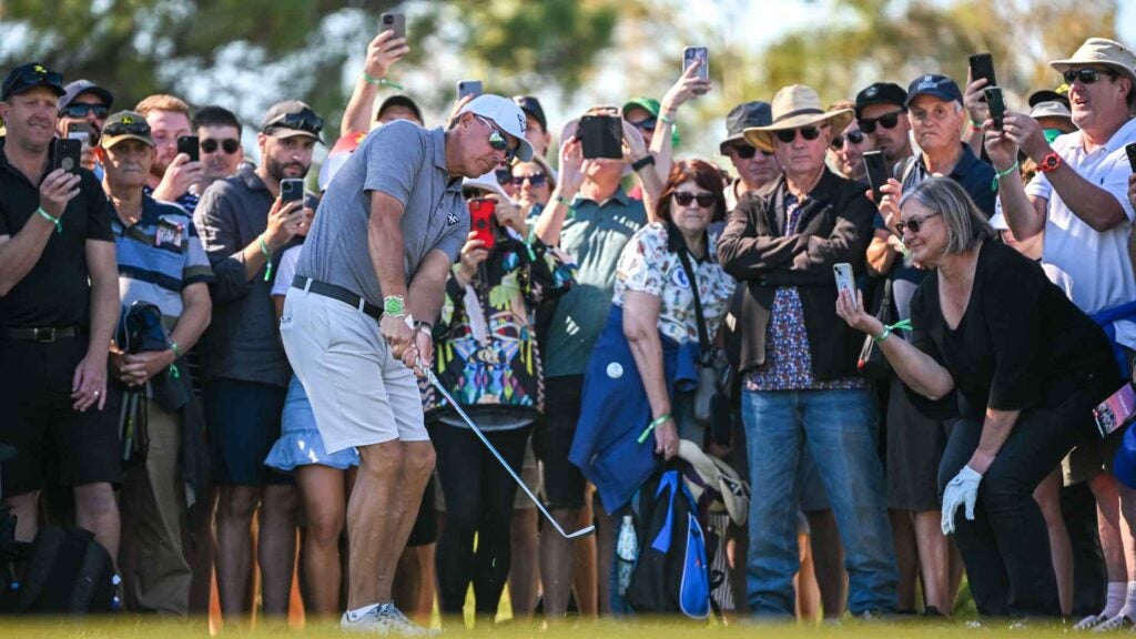 Phil Mickelson's 'aggressive contact' trick for sticking 50-yard pitch shots