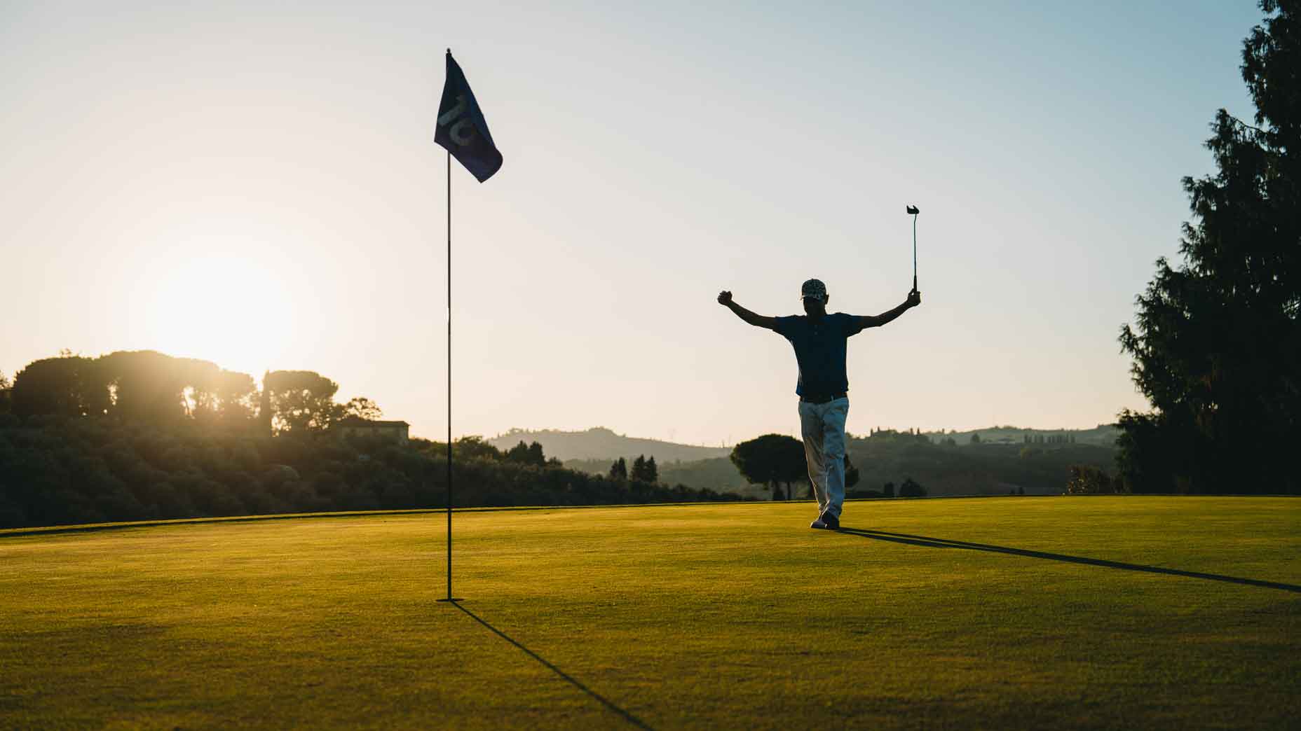 golfer celebrates