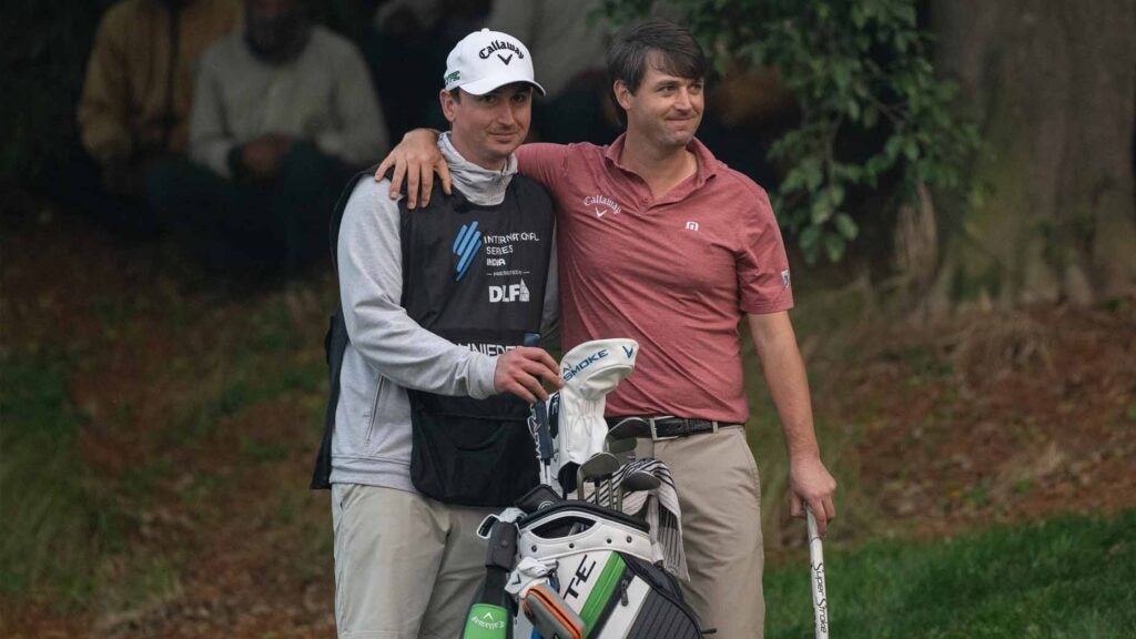 Ollie Schniederjans celebrates after winning the International Series India 2025.