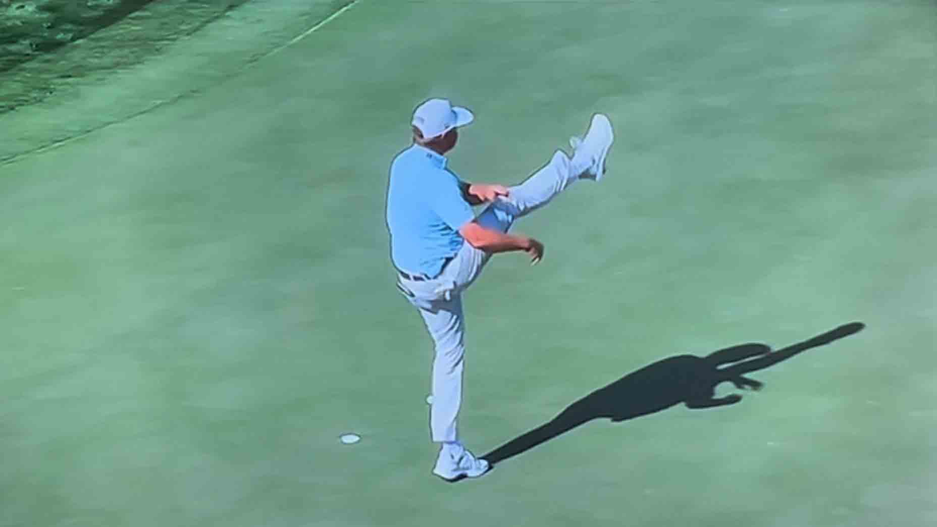 PGA Tour winner kicks his putter 40 feet, bends it — then he exits