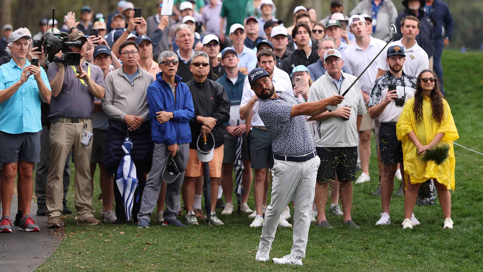 Jj Spaun strikes a blow to the 7th hole on Sunday at the players.