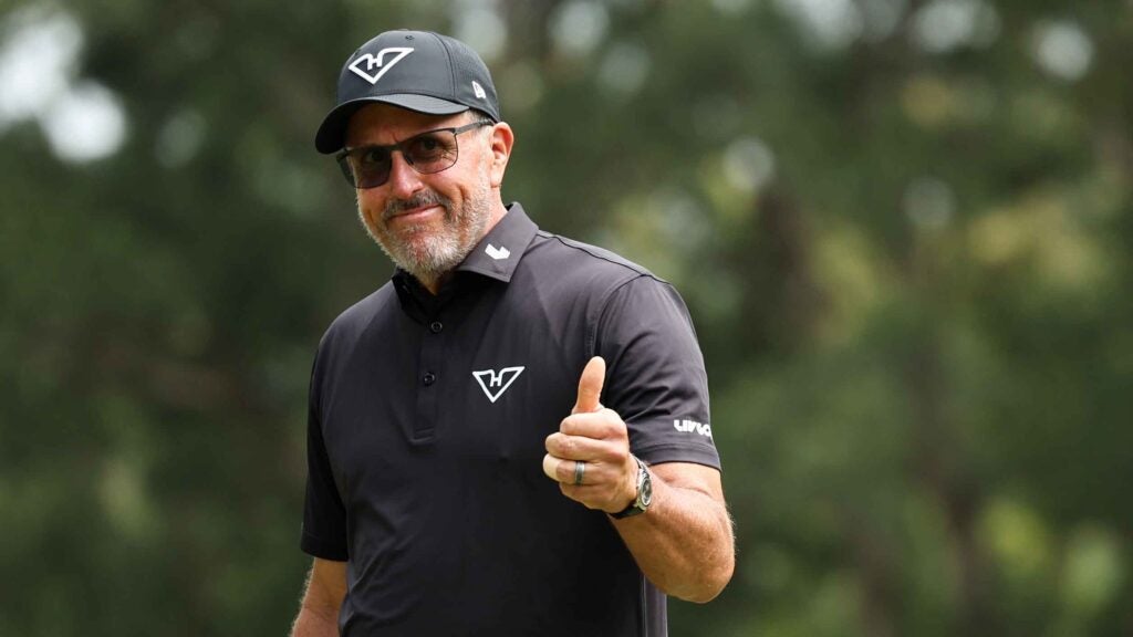 Phil Mickelson makes unreal Masters par save Friday at Augusta