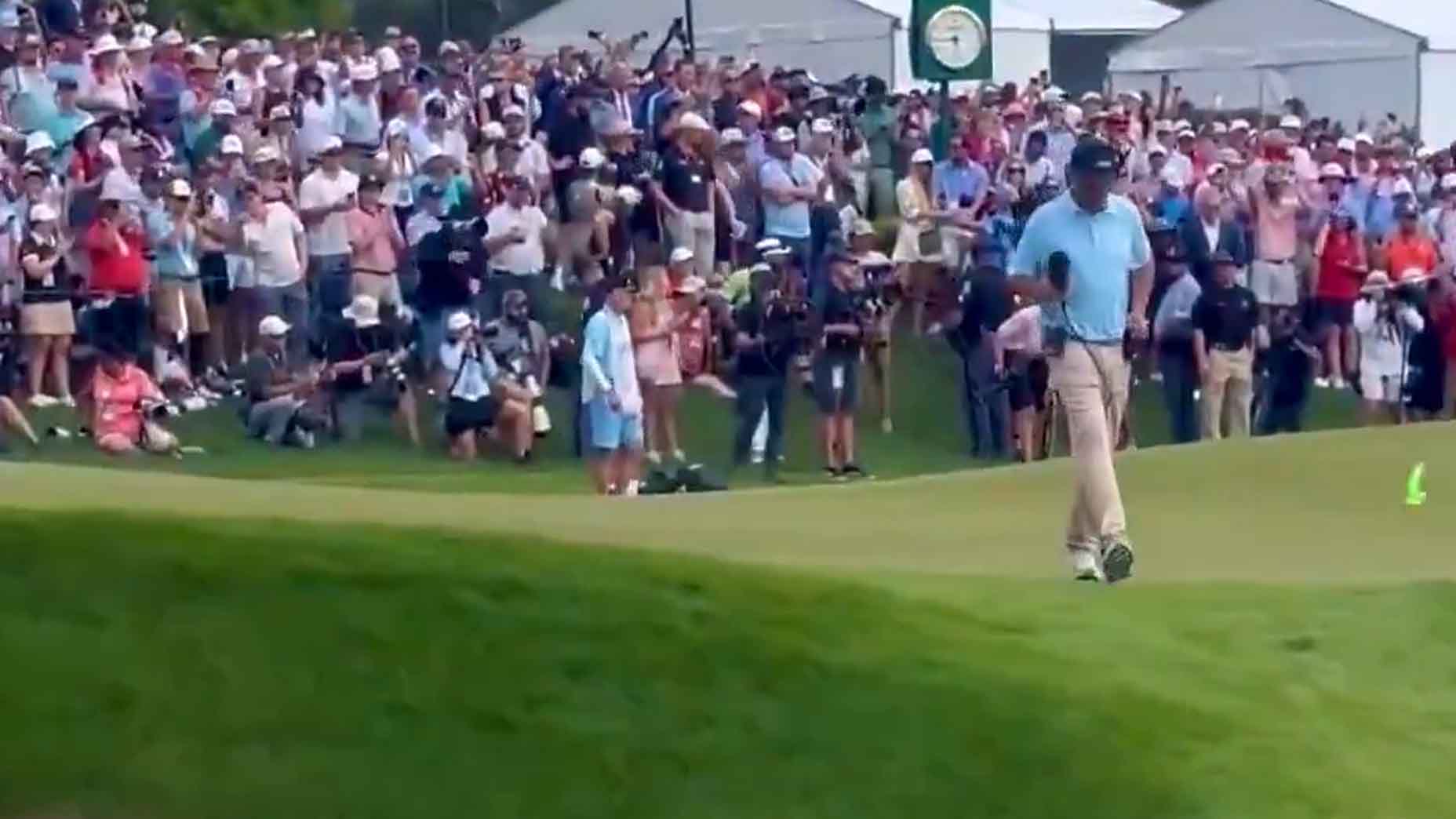 Awkward interruption disrupts Tour Championship’s decisive moments Awkward interruption disrupts Tour Championship’s decisive moments