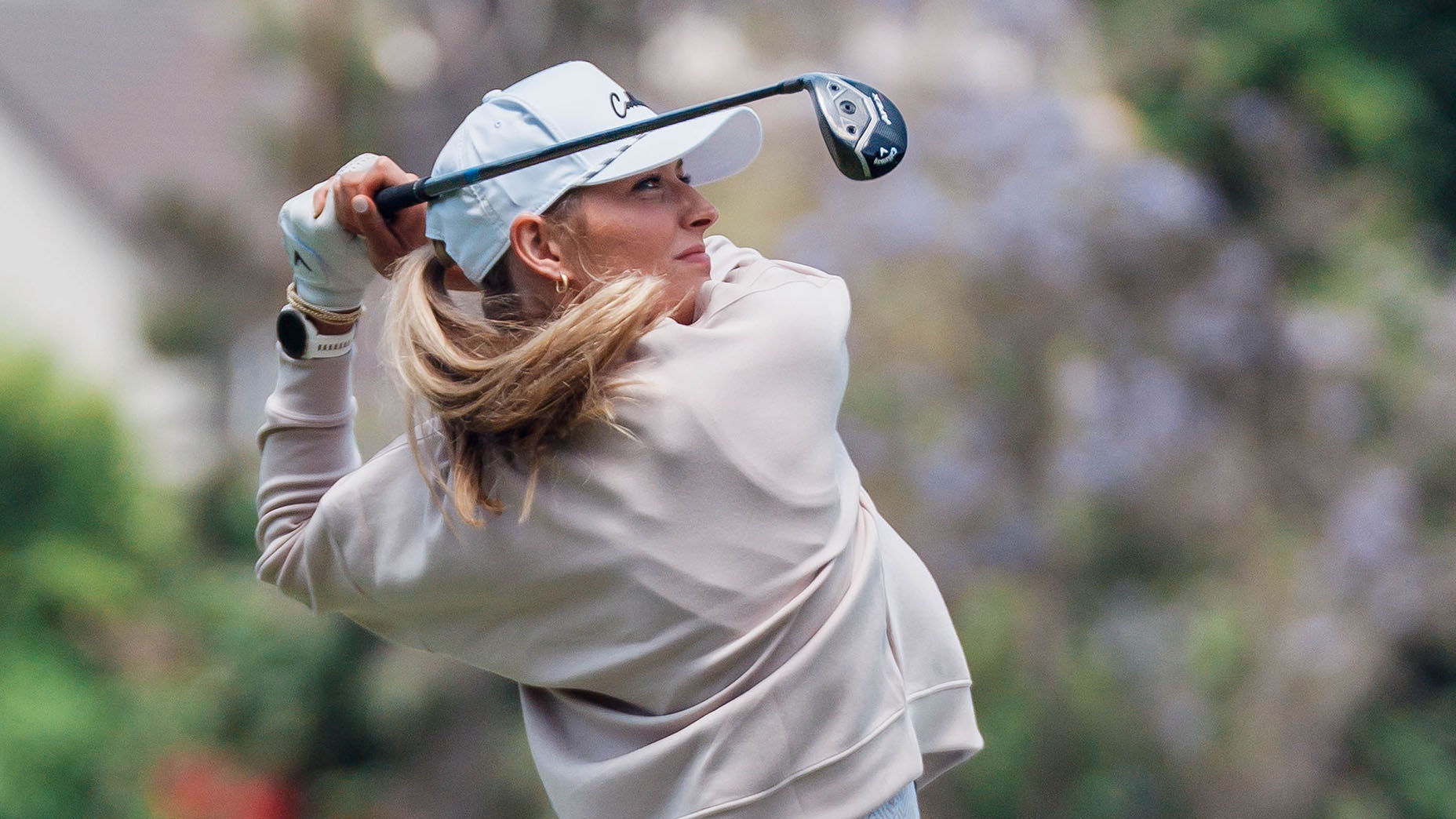 Callaway ambassador Cailyn Henderson swings the new 2025 Apex Utility Wood.