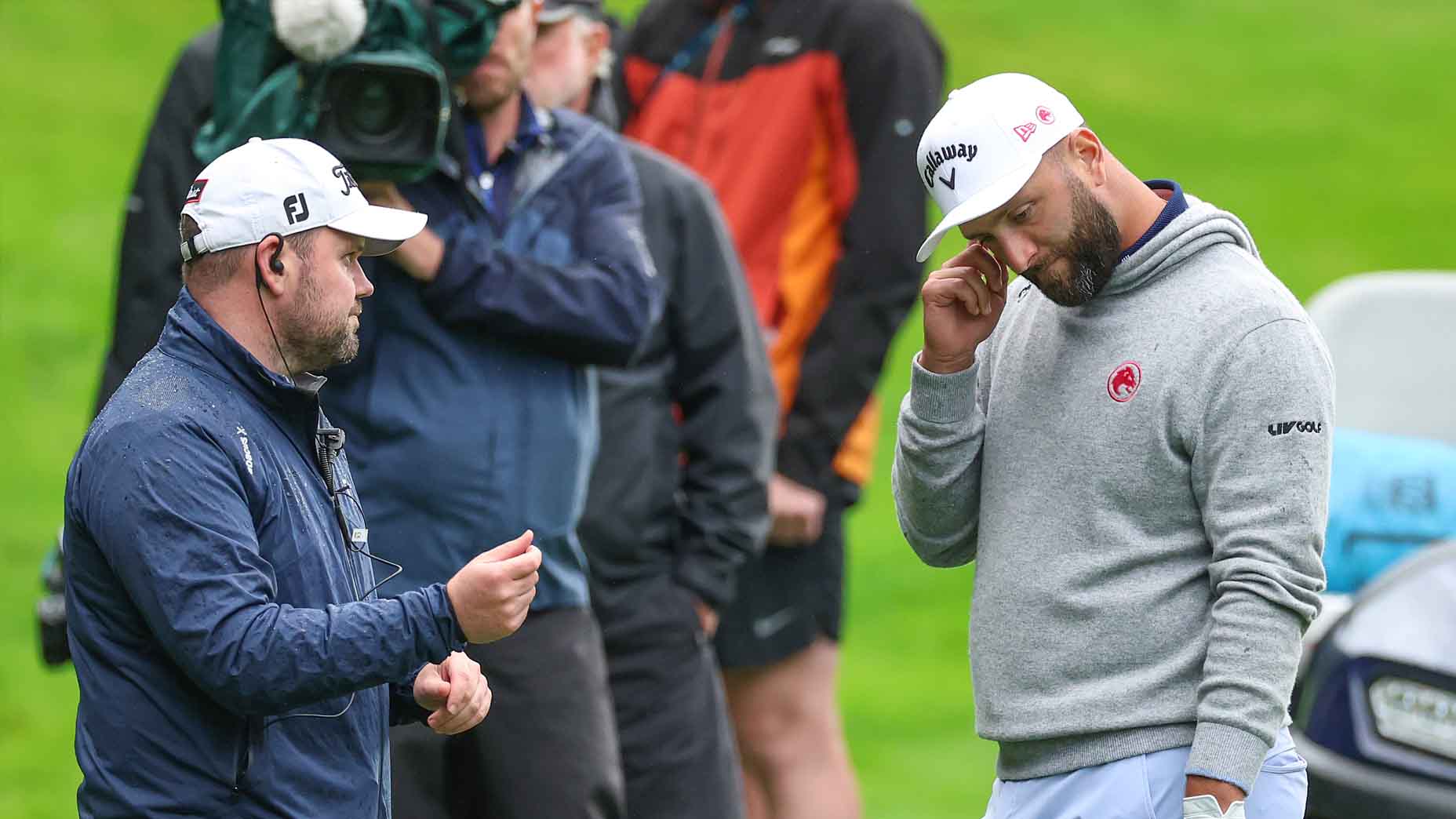 Jon Rahm’s lengthy rules debate included phone, gravity and an epic par save Jon Rahm’s lengthy rules debate included phone, gravity and an epic par save