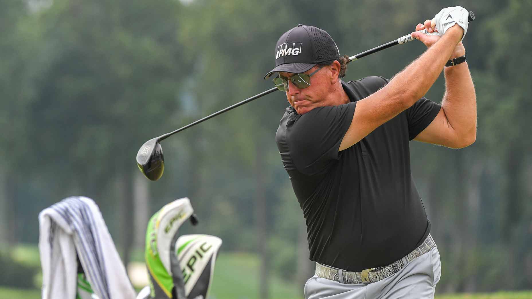 What was it like working at Phil Mickelson’s golf clubs? What was it like working at Phil Mickelson’s golf clubs?