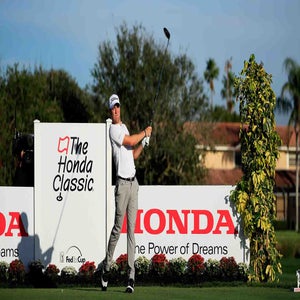 Justin Thomas tees off at the 2017 Honda Classic