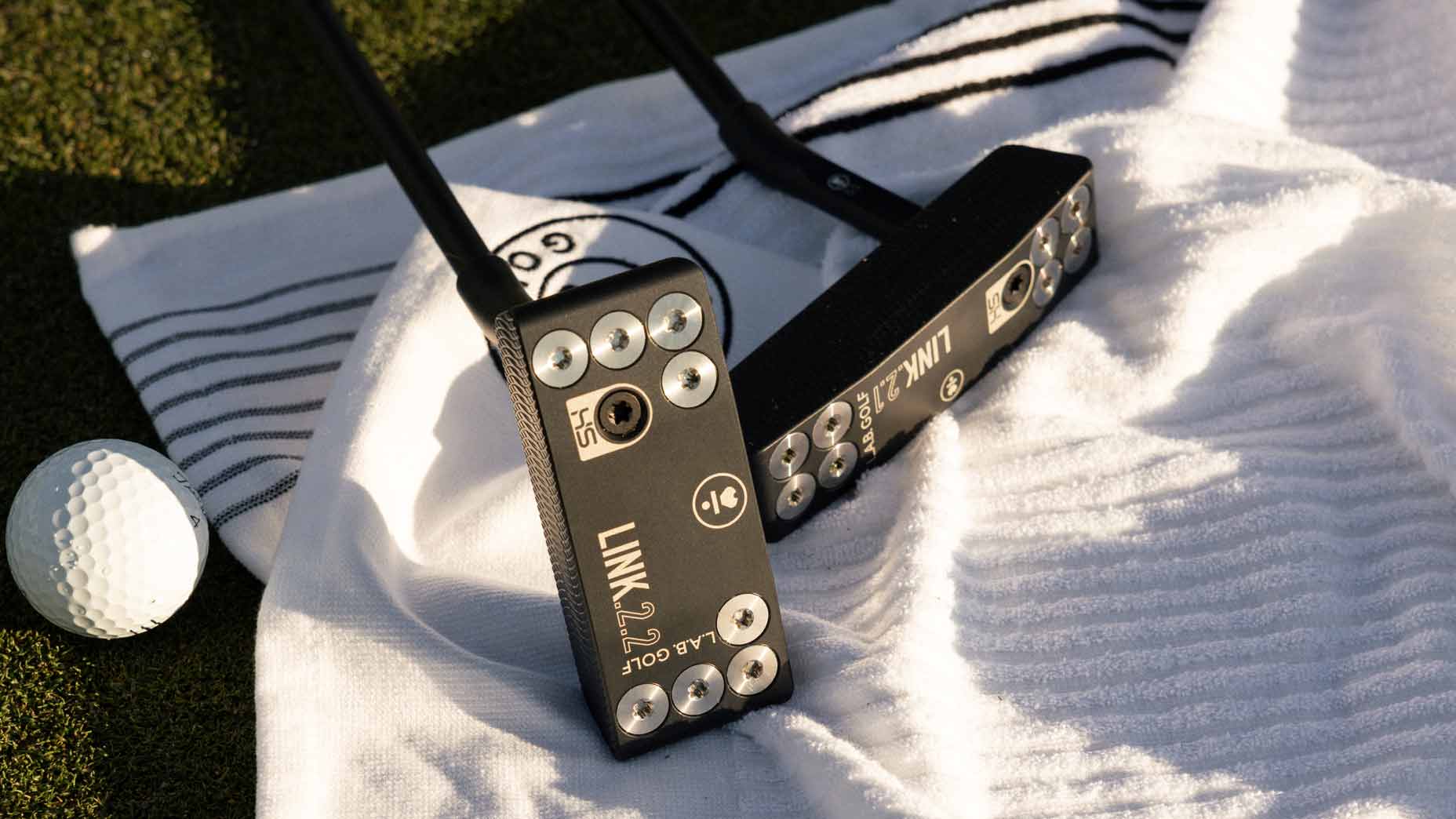 LAB Golf traditional blade putters come with LINK 2.1, 2.2 LAB Golf traditional blade putters come with LINK 2.1, 2.2