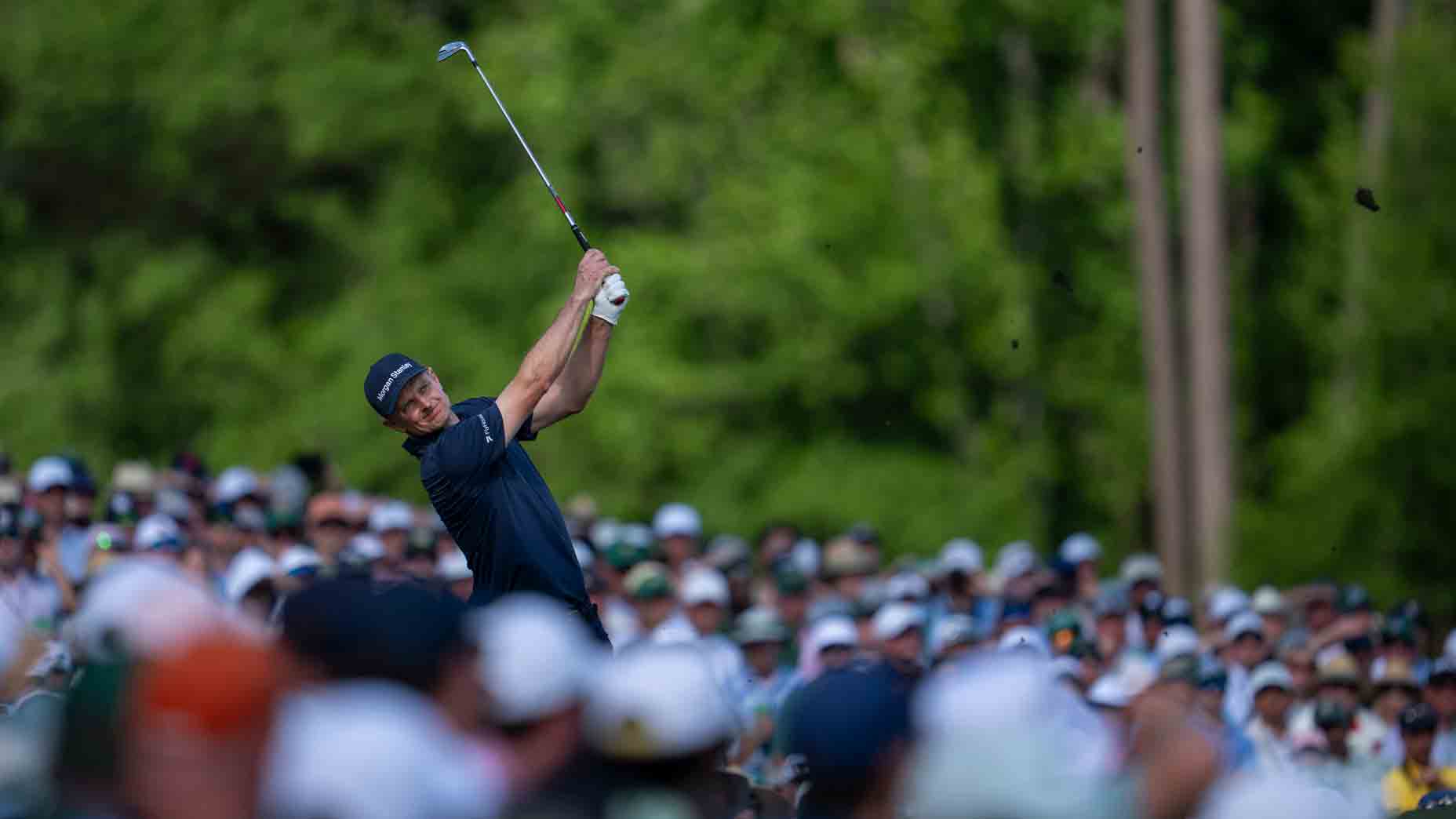Justin Rose collapses at the Masters. But a simple gesture speaks volumes Justin Rose collapses at the Masters. But a simple gesture speaks volumes