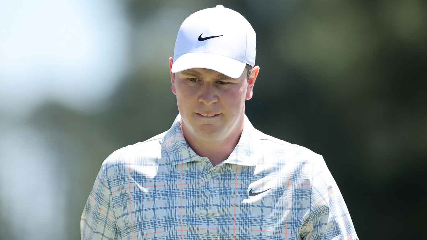 obert MacIntyre of Scotland looks on while playing the first hole during the first round of the 2026 Masters Tournament at Augusta National Golf Club