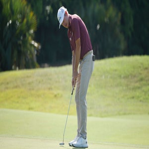 Brandt Snedeker putting at the Zurich Classic
