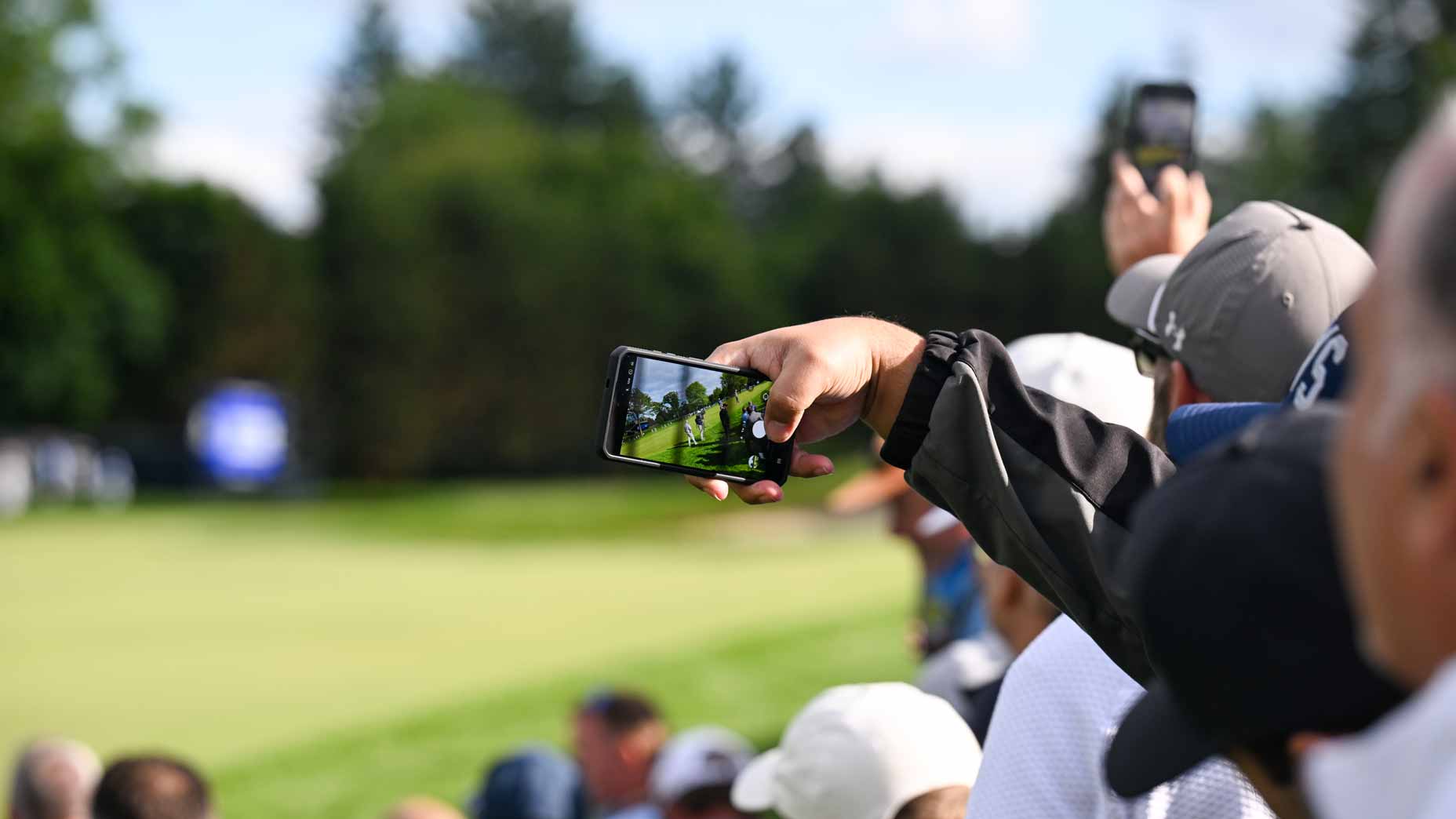 Fan takes video of Scottie Scheffler at 2026 PGA Championship: Sunday Channel and TV info