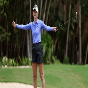 Nelly Korda celebrates winning the Riviera Maya Open