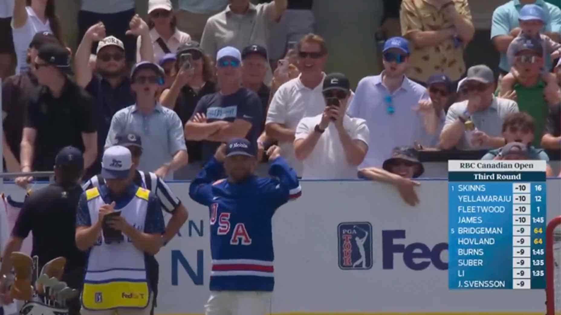 Wyndham Clark hilariously trolls Canadian fans with USA hockey jersey Wyndham Clark hilariously trolls Canadian fans with USA hockey jersey