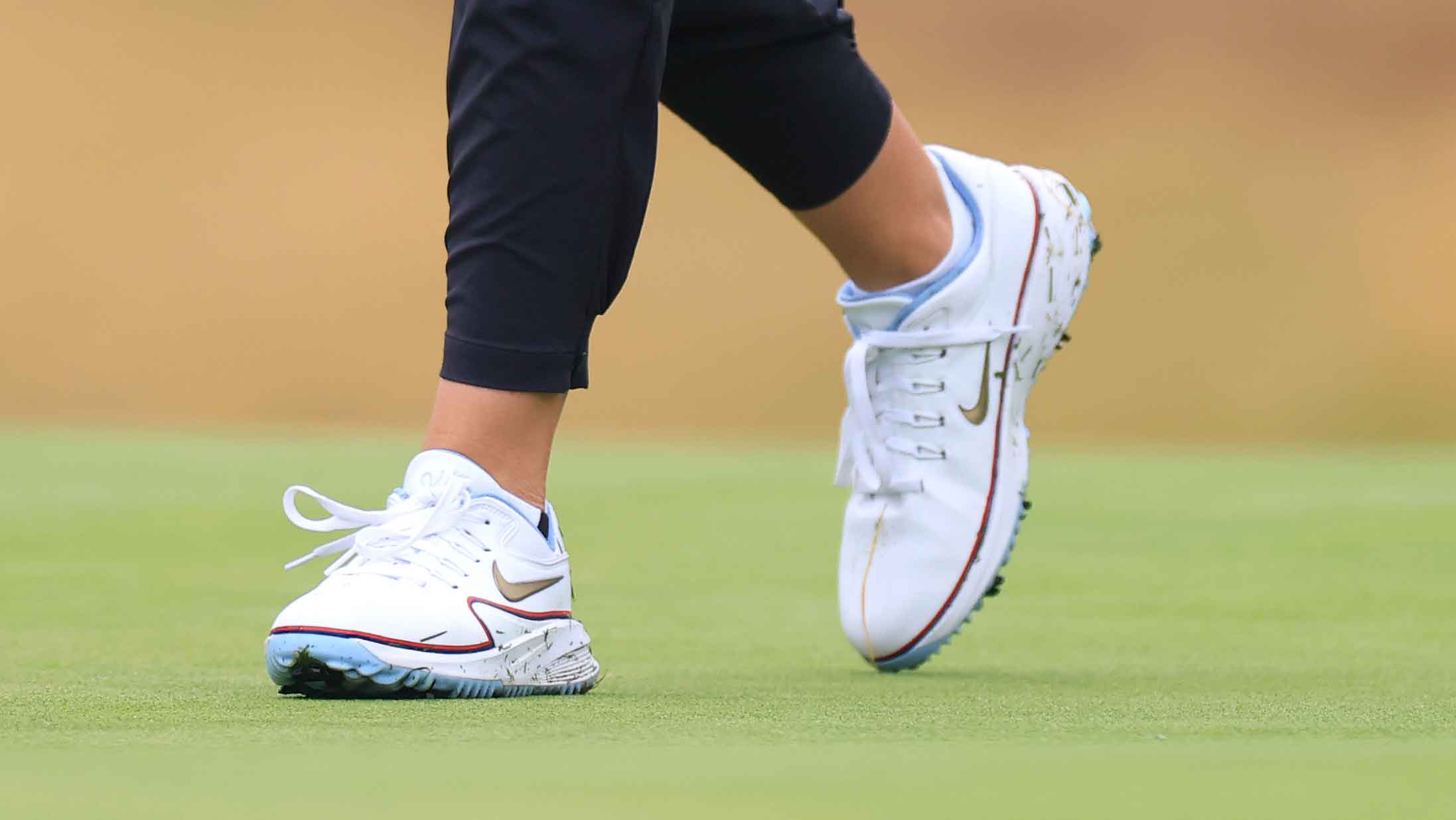 LeBron James gave Nelly Korda a pair of golf shoes. There was just one problem LeBron James gave Nelly Korda a pair of golf shoes. There was just one problem