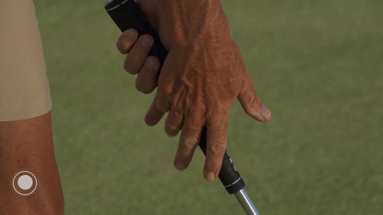 How Should I Grip My Putter?