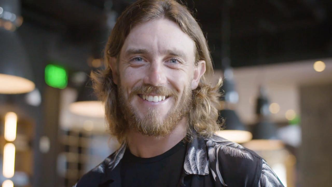 These photos of Tommy Fleetwood without his long hair and scruffy beard are  amazing, This is the Loop